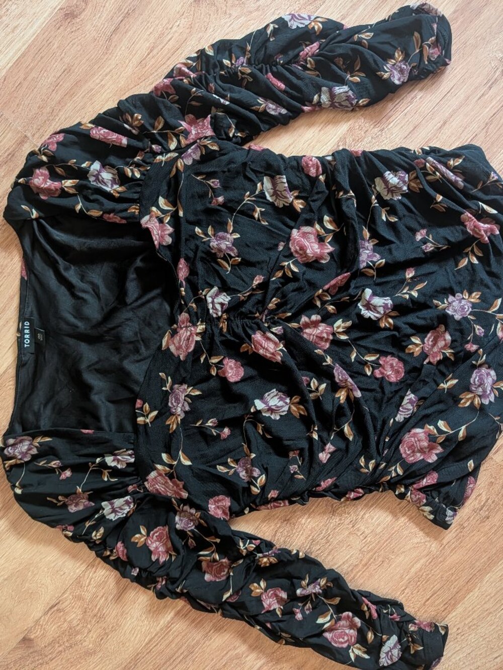 Torrid Floral Mesh Ruched Top Size 00 Large Black Pink Rose Long Sleeve Mesh
